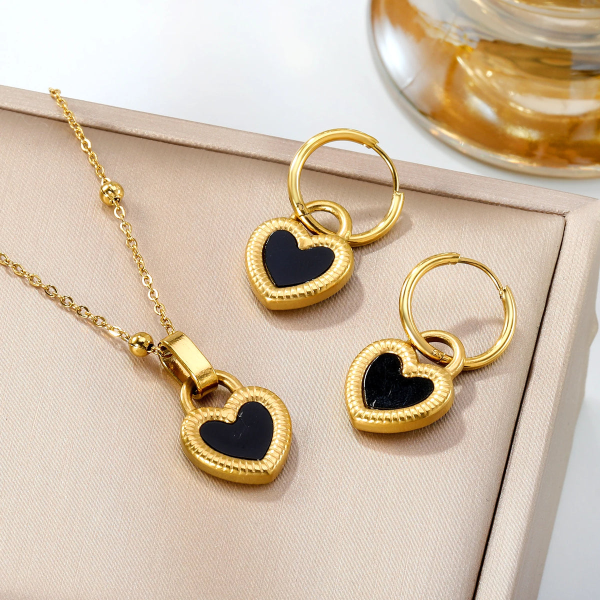 Parure cœur noir — collier et boucles d’oreilles — acier inoxydable