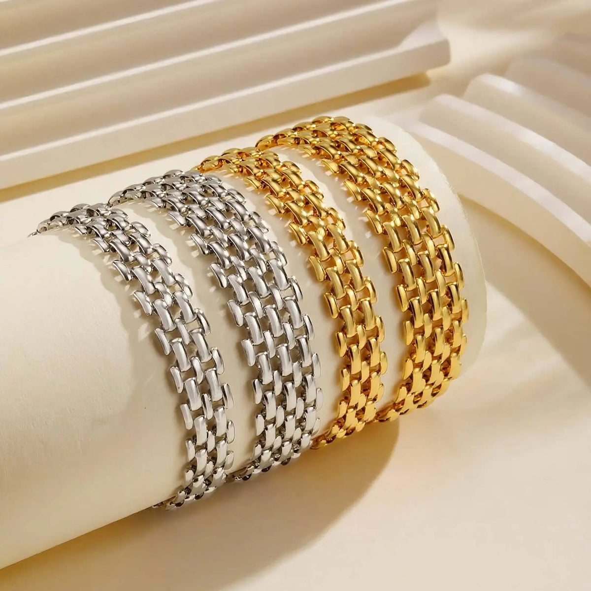Bracelet à mailles — doré ou argenté — acier inoxydable
