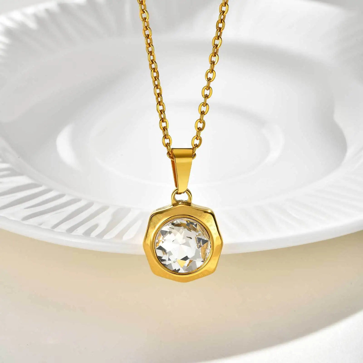 Collier doré à zircone — acier inoxydable
