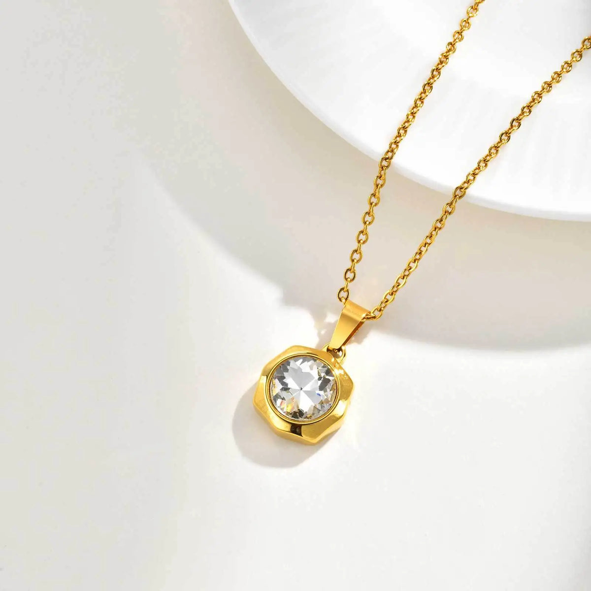 Collier doré à zircone — acier inoxydable